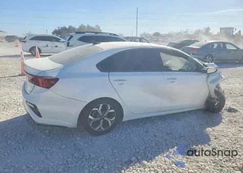 2021 Kia Forte Fe z USA, uszkodzony, nr VIN 3KPF24AD8ME347988